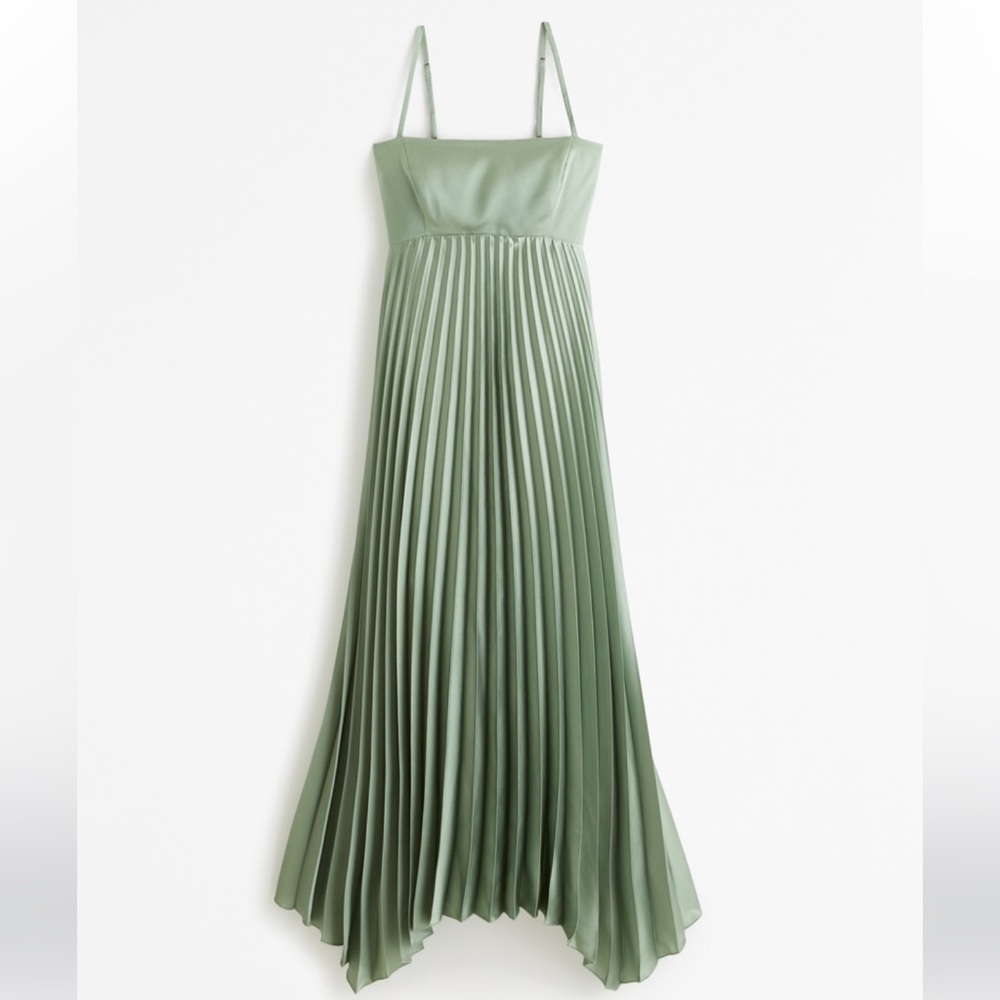 Abercrombie & Fitch Pleated Clasp-Back Midi Dress in Olive